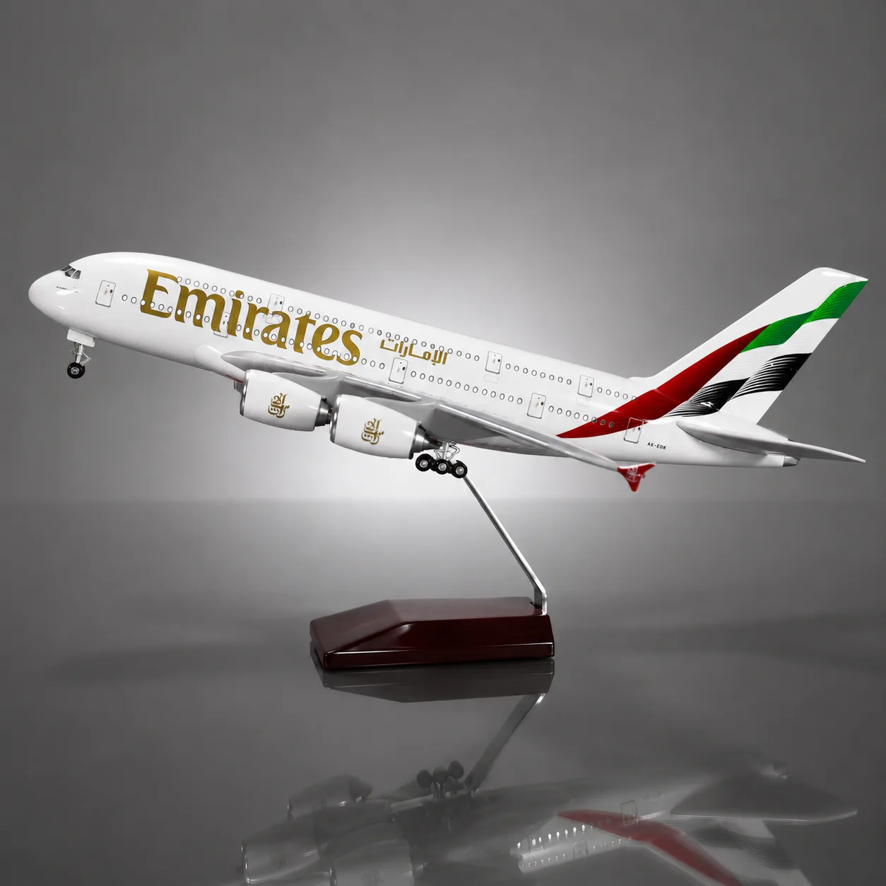 Airbus A380 Emirates 🇦🇪 1:160 46cm LED